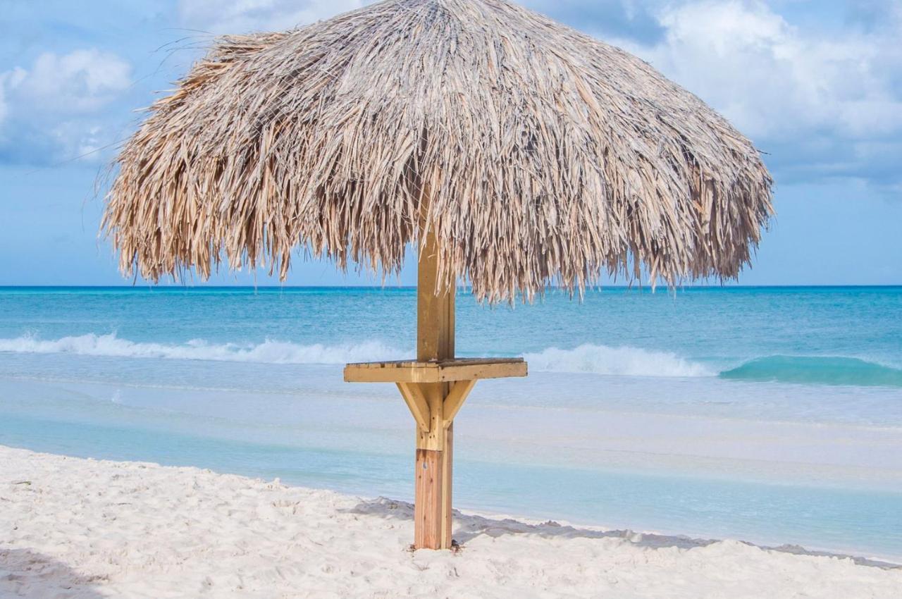 Yoyita Suites Aruba Villa パームビーチ エクステリア 写真
